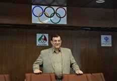 ابلاغ حکم بازنشستگی؛ تاوان فرش‌فروشی یا مصاحبه علیه وزیر؟!