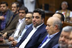 عکس| رئیس فدراسیون دوومیدانی دست رئیس فدراسیون فوتبال را گرفت!