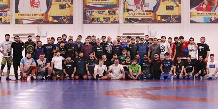 شاگردان مرتضی علی اف به خط شدند/ ستاره های کشتی داغستان در جام یاریگین