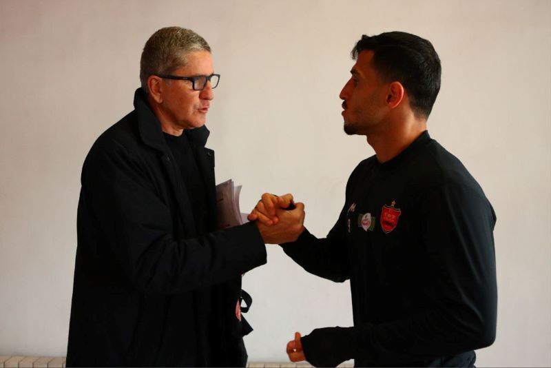 عکس| گاریدو پس از اخراج به محل تمرین پرسپولیس رفت! عکس| گاریدو پس از اخراج به محل تمرین پرسپولیس رفت!