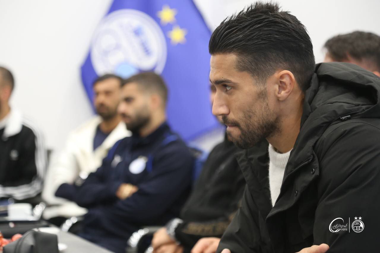 برگزاری مراسم ها نخ نما در ورزش ایران/ آشتی در دور ترین حالت ممکن! برگزاری مراسم ها نخ نما در ورزش ایران/ آشتی در دور ترین حالت ممکن!