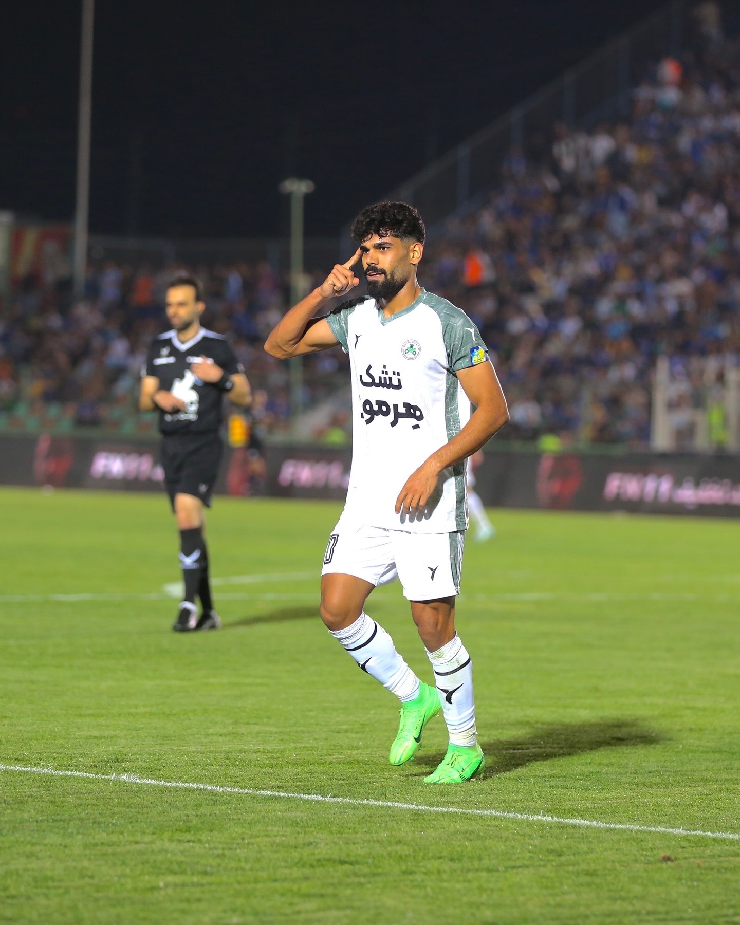 ستاره ذوبآهن: برای اصالت و بزرگی ذوب تلاش میکنیم/ میخواهم پیراهن تیم ملی را بپوشم ستاره ذوبآهن: برای اصالت و بزرگی ذوب تلاش میکنیم/ میخواهم پیراهن تیم ملی را بپوشم