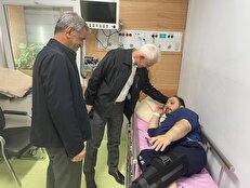 عیادت معاون وزیر از قهرمان سانحه دیده پارالمپیک