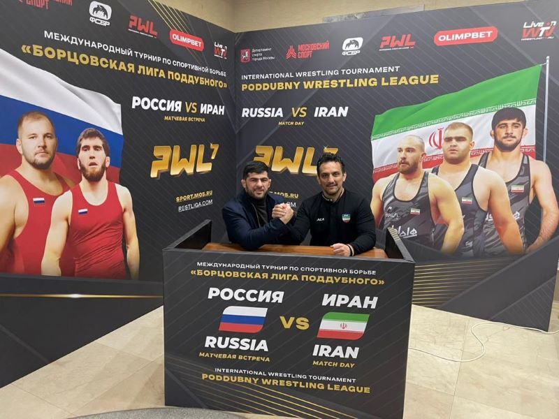 عکس| دست رفاقت دو سرمربی پس از رقابت نفسگیر