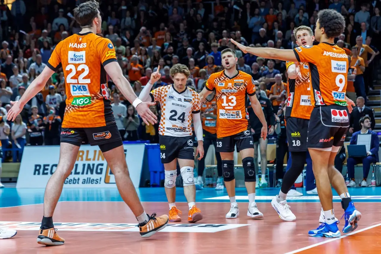 پیروزی باشگاه والیبال بی‌آر والییز در اولین بازی بدون بانکس!