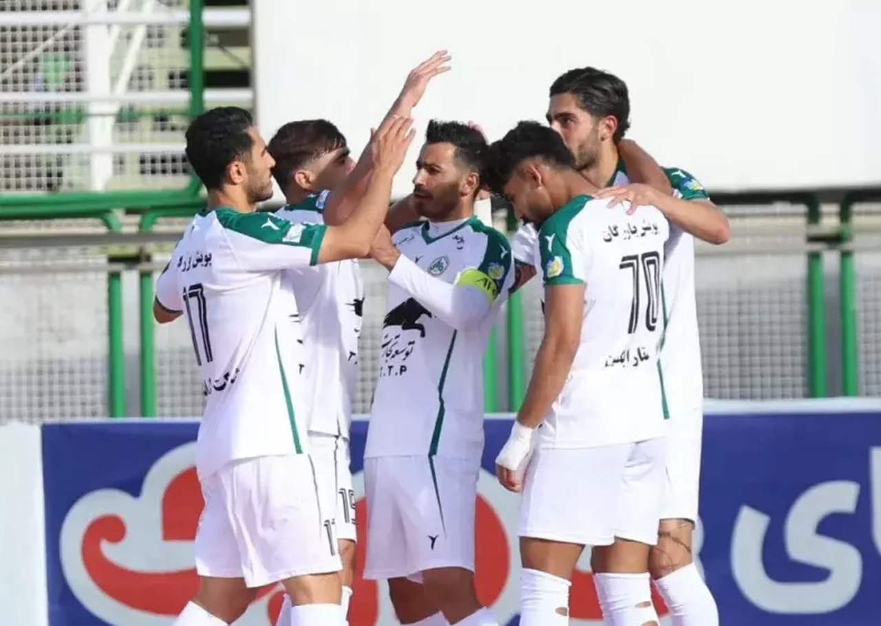 امیدیان نیامده امتیاز گرفت؛ چرخه بدون پیروزی ذوب‌آهن شکسته شد