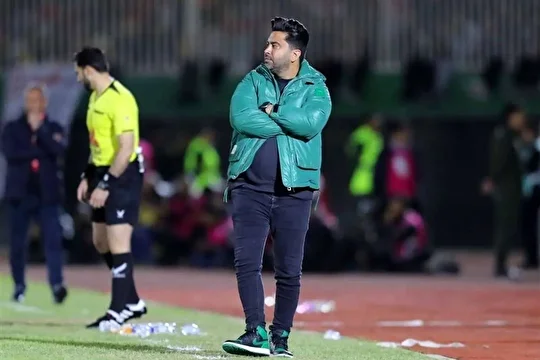 اخباری: 10 نفره شدن، برنامه‌های ما را از بین برد/ مقابل پرسپولیس جسورانه بازی کردیم