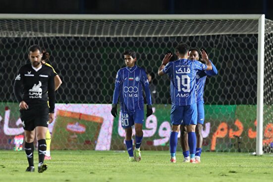 مومنی: نازون نشان داد مهاجم چارچوب‌شناسی است/ نباید الحسین را دست‌کم بگیریم