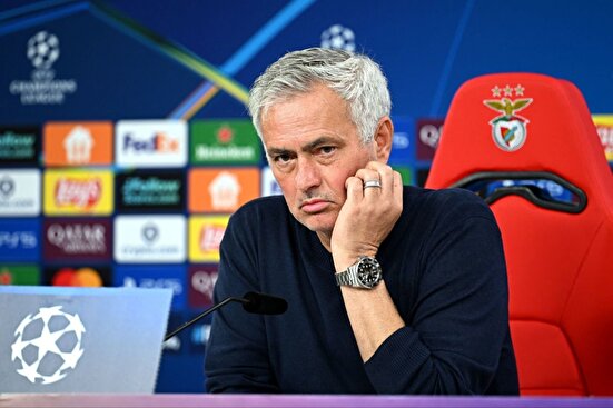 مورینیو: رفتار‌های وینیسیوس احمقانه است!