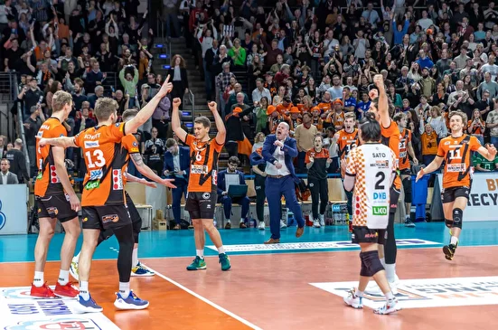 شوک در والیبال بوندس‌لیگا؛ باشگاه والییز با سرمربی خود قطع همکاری کرد