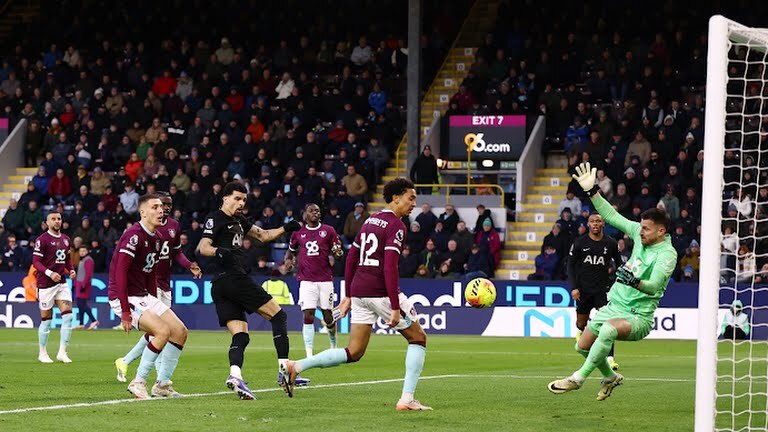 /// برتری سیتی مقابل تیم قعرنشین؛ شکست عجیب تاتنهام در تقابل با برنلی! /// برتری سیتی مقابل تیم قعرنشین؛ شکست عجیب تاتنهام در تقابل با برنلی!