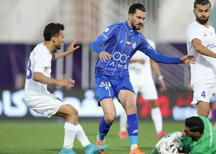 حمودی: استقلال مقابل هم‌نام خوزستانی عالی بود/ پیکان را ببریم، مسیر خوبی برای قهرمانی خواهیم داشت