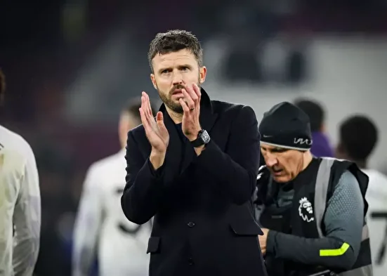 کریک خطاب به اسطوره منچستری‌ها؛ به حرف‌هایت اهمیتی نمی‌دهم