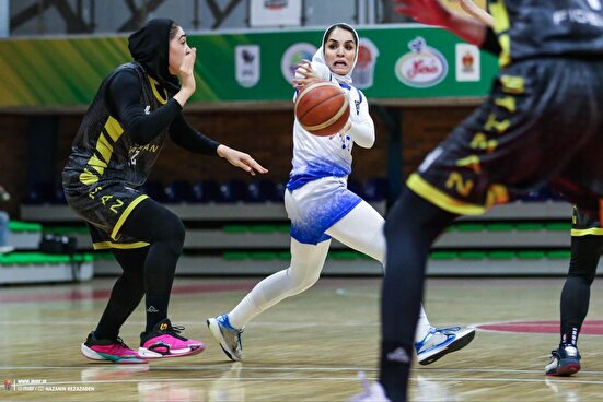 ادعای بزرگ در بازی سرنوشت‌ساز بسکتبال بانوان/ استقلال با اشتباه داوری به فینال رسید؟