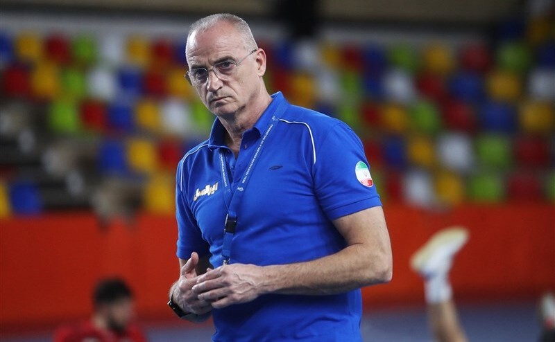 اختصاصی///کبیریانجو: کبیریانجو: کاسیلو هندبال ایران را میشناسد، نه روی کاغذ؛ از درون زمین/ تورنمنتها از اردو هم مهمترند اختصاصی///کبیریانجو: کبیریانجو: کاسیلو هندبال ایران را میشناسد، نه روی کاغذ؛ از درون زمین/ تورنمنتها از اردو هم مهمترند