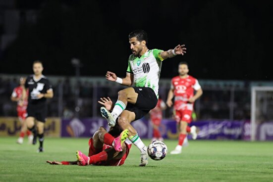 لیگ برتر فوتبال؛ برتری خیبر مقابل پرسپولیس در نیمه نخست