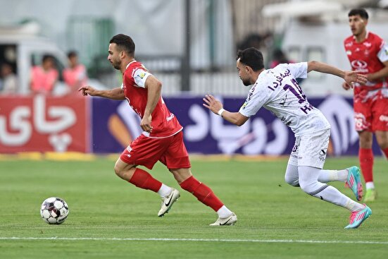 لیگ برتر فوتبال؛ نیمه نخست تقابل پرسپولیس و هوادار برنده‌ای نداشت