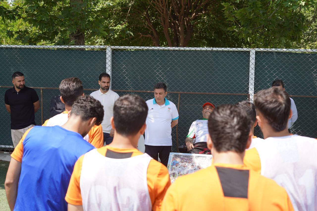 توصیههای سرمربی تیم ملی به بازیکنان در تمرین دوشنبه توصیههای سرمربی تیم ملی به بازیکنان در تمرین دوشنبه