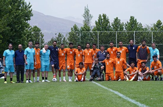 تمرین جدی ملی‌پوشان فوتبال تحت نظر قلعه‌نویی