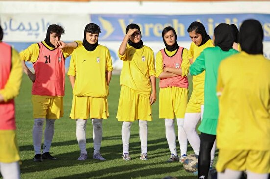 تمرکز ملی‌پوشان بانوان فوتبال بر روی انجام تمرینات تاکتیکی