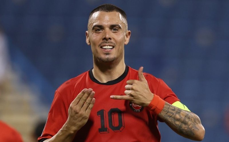 خرید خوب، تضمین جام و موفقیت/ هیس؛ ستاره ها مشغول کارند!