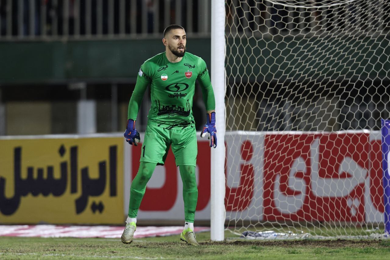 پیامی که دروازه‌بان پرسپولیس از الجزایر گرفت/ شماره یک باش و در تیم ملی بمان!