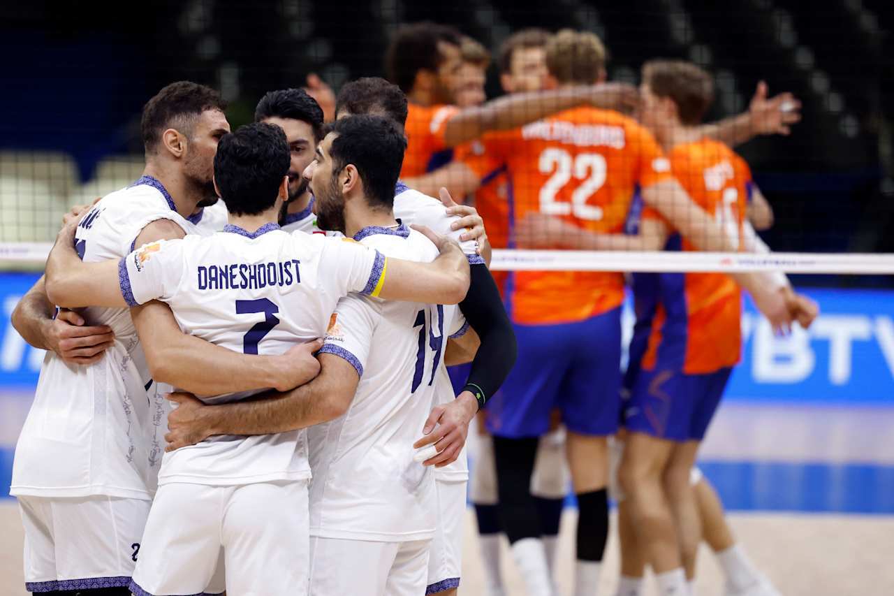 والی/ دارم می نویسم والی/ دارم می نویسم