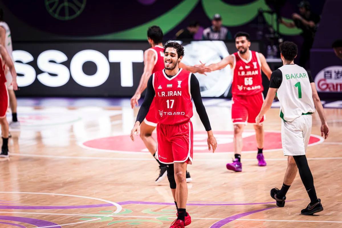 راز موفقیت آقاجانپور؛ از اعتماد به نفس تا پرتابهای آتشین سه امتیازی! راز موفقیت آقاجانپور؛ از اعتماد به نفس تا پرتابهای آتشین سه امتیازی!