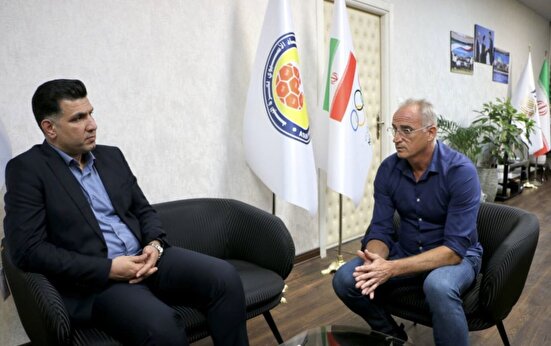 بازگشت سرمربی تیم ملی هندبال به تهران