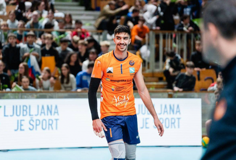 درخشش حسینخانزاده در والیبال ایتالیا با کسب ۱۴ امتیاز برای تیم لوبه درخشش حسینخانزاده در والیبال ایتالیا با کسب ۱۴ امتیاز برای تیم لوبه