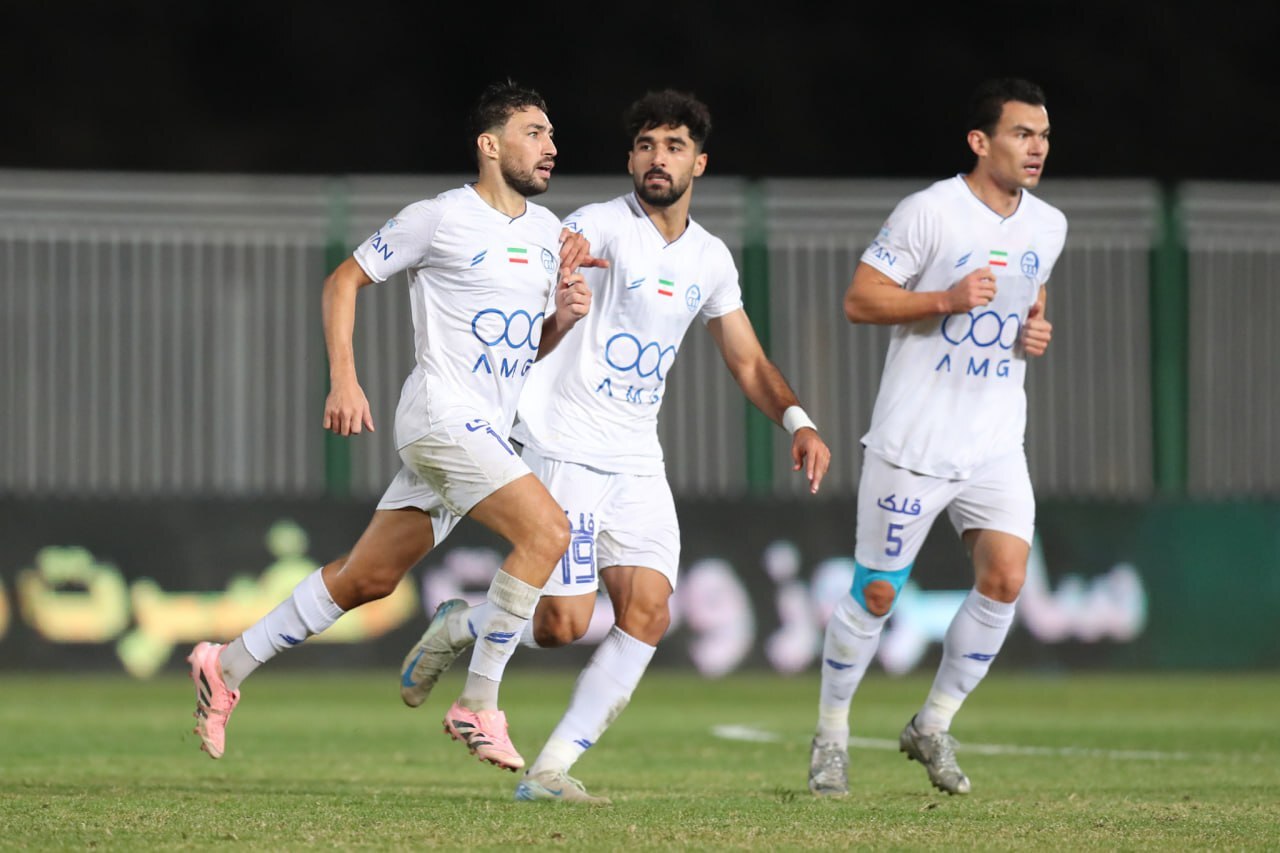 چینش اشتباه عامل نتیجه نگرفتن آبیها؛ ساپینتو به ۴۴۲ روی میآورد؟ چینش اشتباه عامل نتیجه نگرفتن آبیها؛ ساپینتو به ۴۴۲ روی میآورد؟