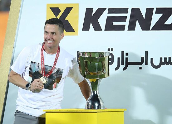 پرسپولیس سردرگم بین اوسمار و وحید!