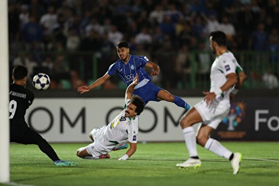 نفس دوباره آبی‌ها در آسیا؛ الوحدات تسلیم شد