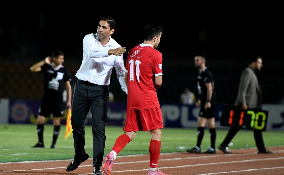 برزگر: چرا از احمدزاده و محمدی در پست غیر تخصصی استفاده می‌شود/ هاشمیان با بازیکنان غریبه است