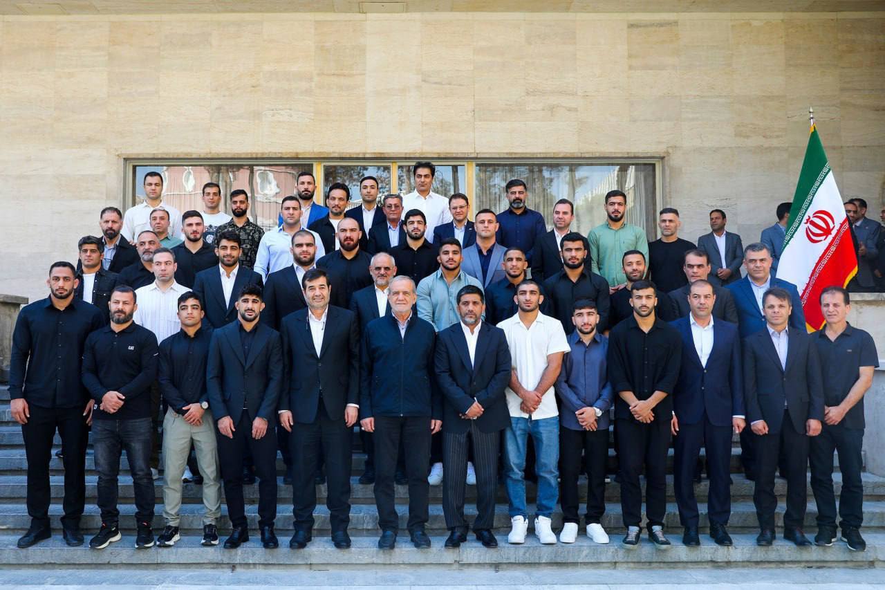 دنیامالی: کشتی‌گیران ایران پیش از قهرمانی، پهلوان‌اند/ پزشکیان: تسلیم شدن در وجود ما نیست