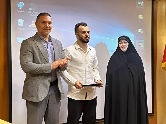 تقدیر از سالار آقاپور، بهترین بازیکن فوتسال آسیا/ مدیریت شهری دغدغه مند نهادینه کردن ورزش در سبد خانوار تهرانی