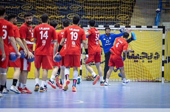 کاستیلو 16 بازیکن را به اردوی تیم ملی هندبال فراخواند