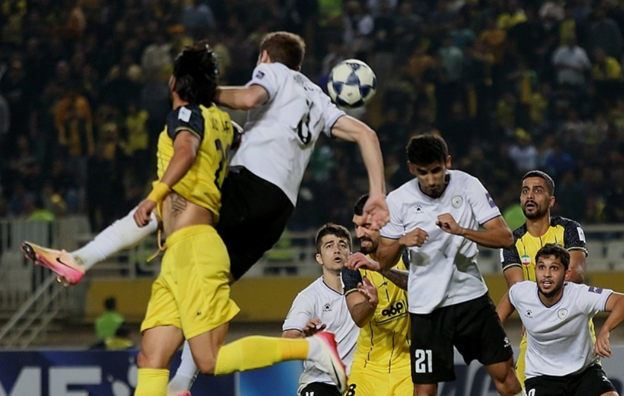 فرار از شکست خانگی با آخرین ضربه؛ عسگری فرشته نجات سپاهان مقابل آخال