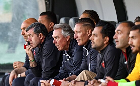 امیدواری در پرسپولیس با شلوغ‌ترین نیمکت لیگ از سه قاره!