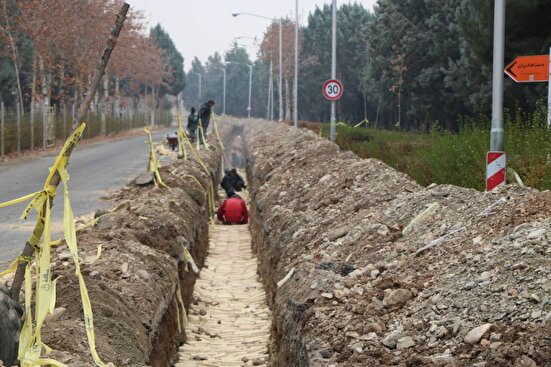 آغاز عملیات بروزرسانی تابلوها و کابل‌های برق مجموعه ورزشی آزادی بعد از 56 سال