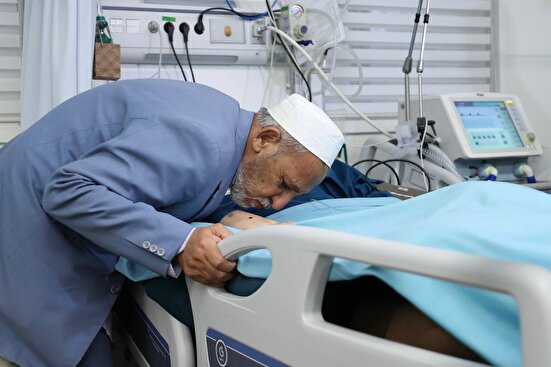 پدر مرحوم صابر کاظمی: پیام تسلیت مقام معظم رهبری برای ما قوت قلب و آرامش‌بخش بود