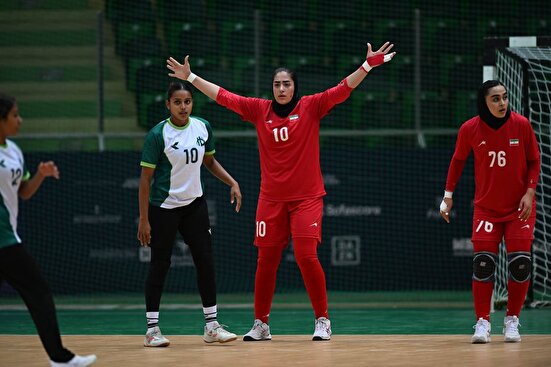 بازی‌های کشورهای اسلامی؛ پیروزی تیم‌ملی هندبال بانوان مقابل مالدیو
