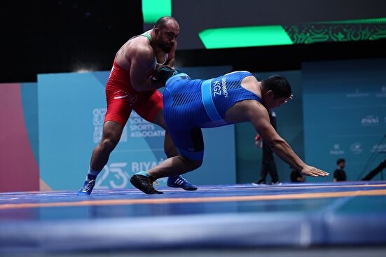 درخشش آزادکاران در عربستان؛ ۳ طلا بر گردن کشتی‌گیران ایرانی