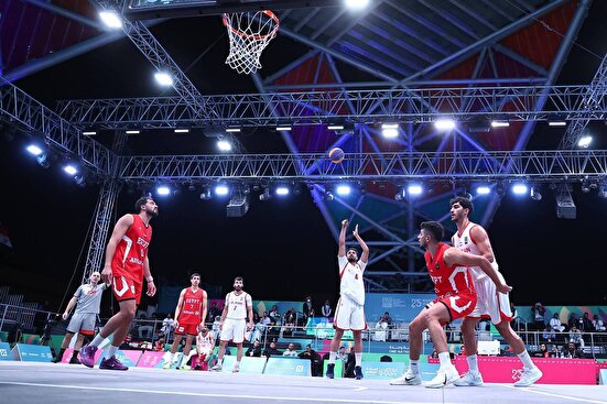 نقره پسران بسکتبالیست و دست خالی دختران