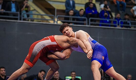 قهرمانی استقلال در لیگ برتر کشتی فرنگی