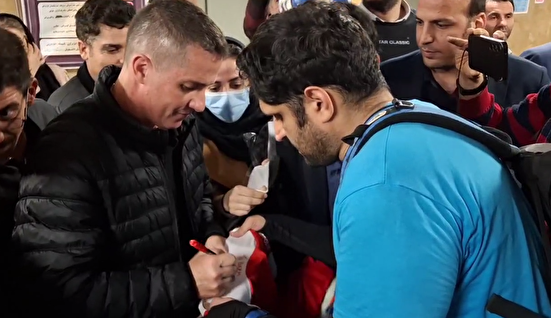 واکنش سرمربی پرسپولیس پس از ملاقات از بیماران + فیلم