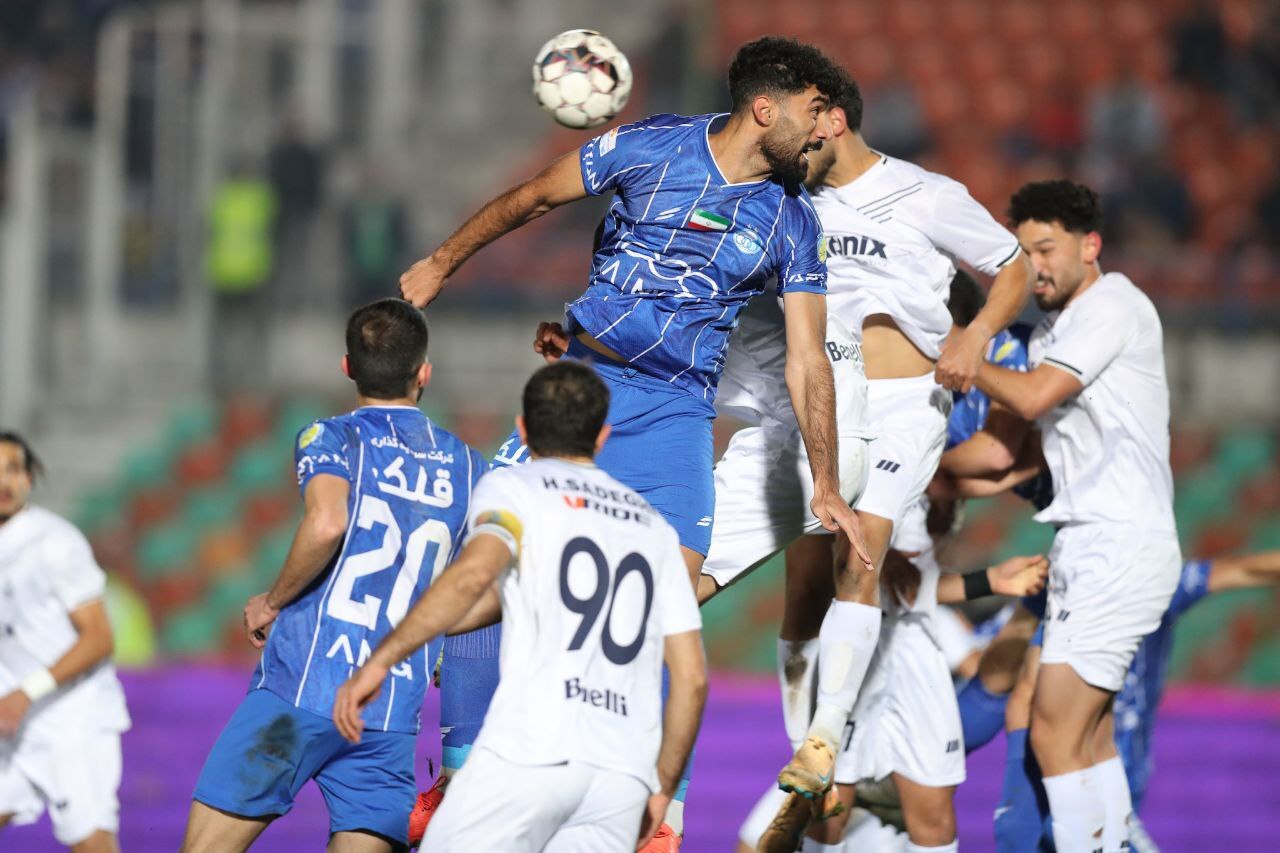 بررتی یک نیمه استقلال مقابل ملوان با گلزنی مدافع ازبک بررتی یک نیمه استقلال مقابل ملوان با گلزنی مدافع ازبک