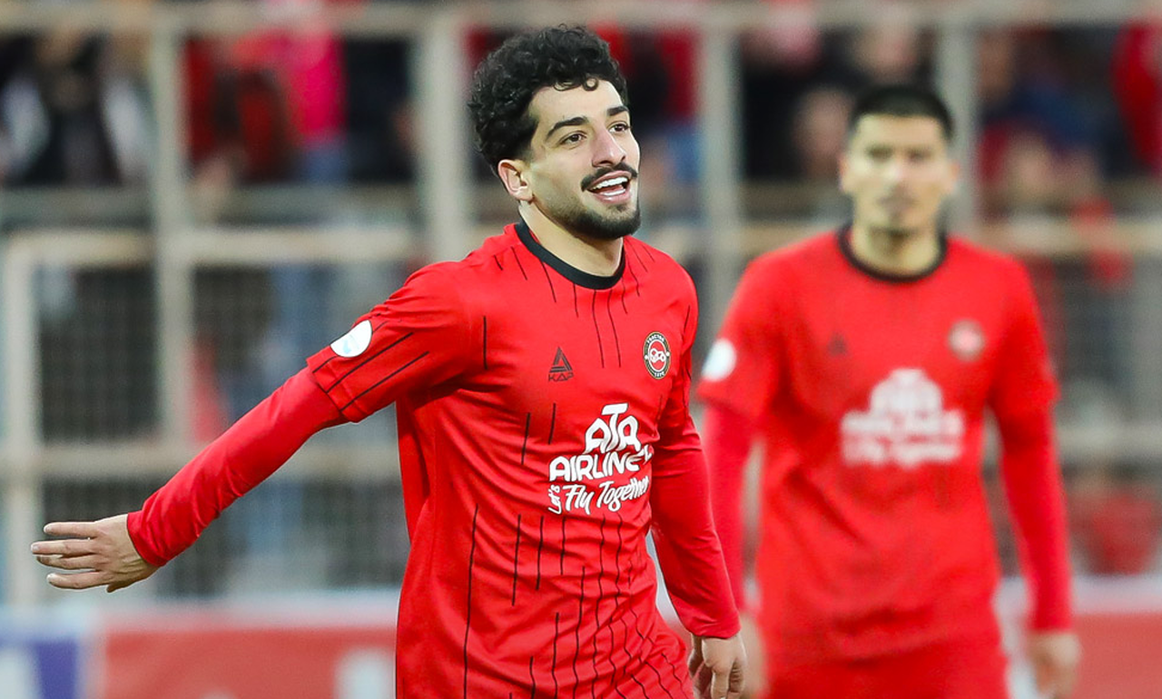 استقلال و تراکتور توسط AFC نقره داغ شدند