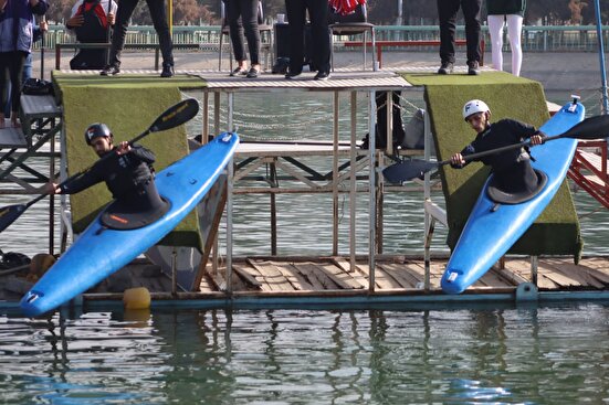 صدرنشینی آوا شهرکرد و فولاد هرمزگان در نیم‌فصل لیگ قایقرانی