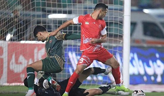 توقف پرسپولیس مقابل شمس‌آذر در نیمه نخست